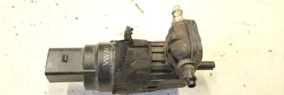 Audi A4 S4 B8 8K Windscreen/windshield washer pump 8K9955647