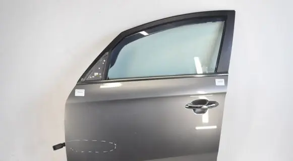 KIA Carens III Front door 