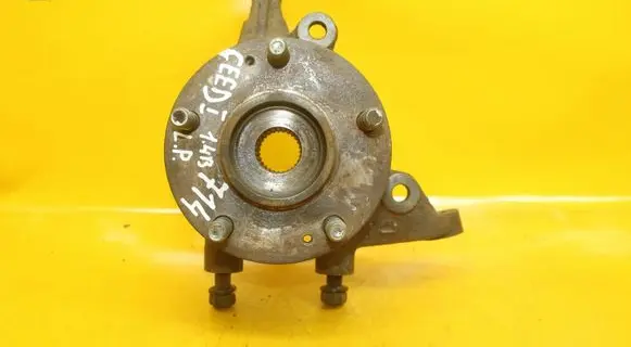 KIA Ceed Front wheel hub 714