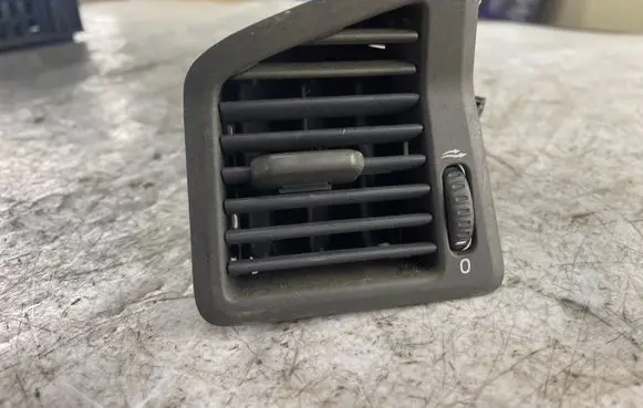 Volvo V70 Dashboard side air vent grill/cover trim 3409373