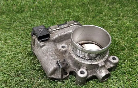 Ford Focus Throttle valve DS7E9F991BB