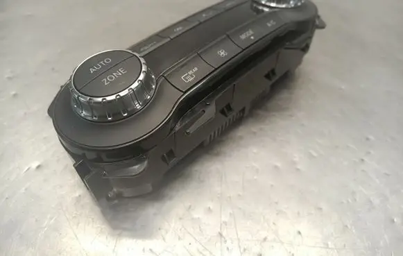 Mercedes-Benz B W246 W242 Climate control unit A2429009301