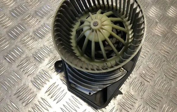 Volkswagen PASSAT B6 Heater fan/blower 740221233F 8D1820021