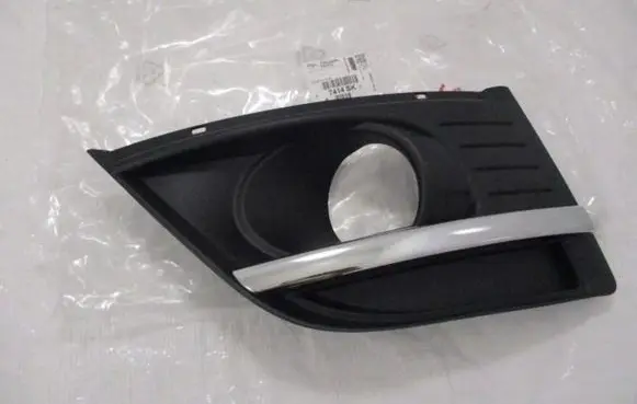 Citroen C4 I Picasso Front fog light trim/grill 9680404177