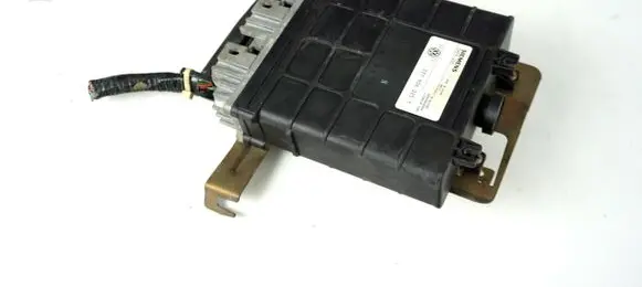 Volkswagen Golf III Engine control unit/module ECU 037906025T 5WP4298