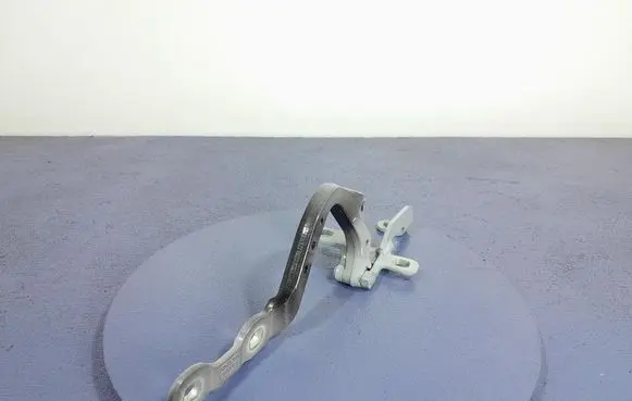 BMW X3 E83 Tailgate/trunk/boot hinge 7397316