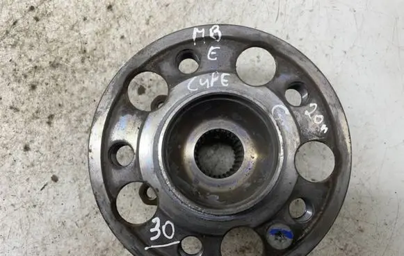 Mercedes-Benz E W238 Rear wheel hub