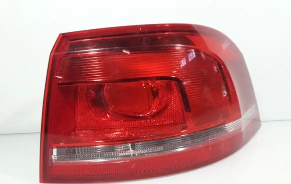 Volkswagen PASSAT B7 Rear/tail lights 3AF945096C