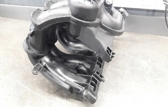 Ford Focus Intake manifold 4m5g-9424-cc