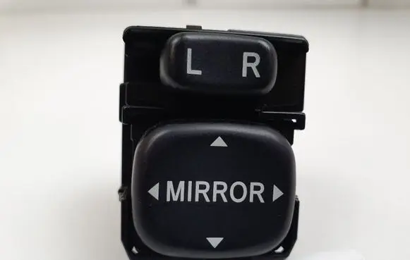 Toyota Avensis T250 Wing mirror switch 183574