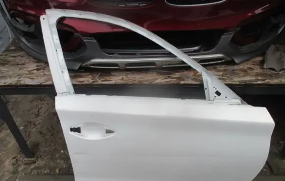 Infiniti Q50 Front door DRZWISAMOCHOSOBOWY