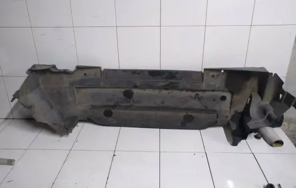 Volvo S80 Front bumper skid plate/under tray 8620124