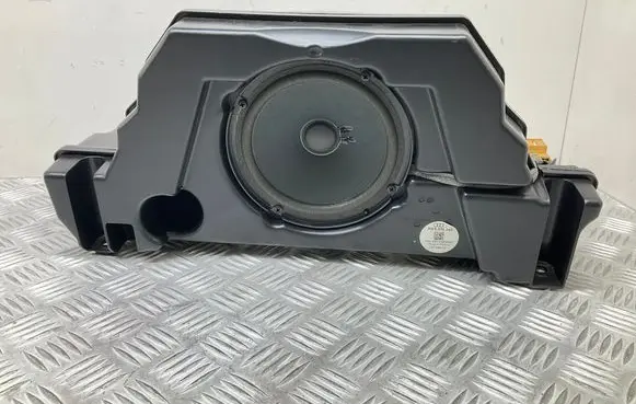 Audi A4 S4 B9 Subwoofer speaker 8W9035382
