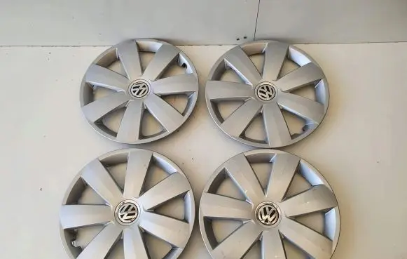 Volkswagen Golf V R16 wheel hub/cap/trim 1T0601147
