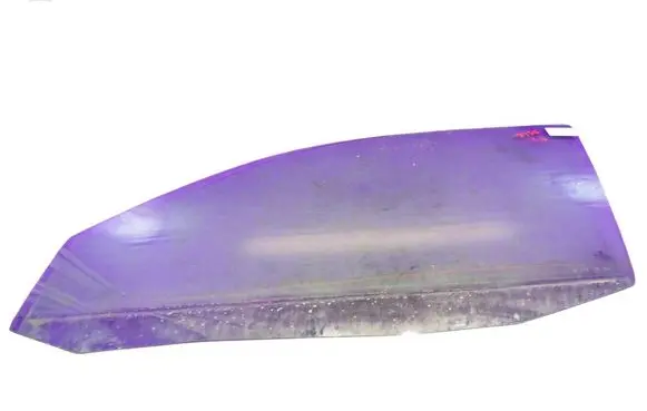 Volkswagen Golf IV Front door window glass four-door