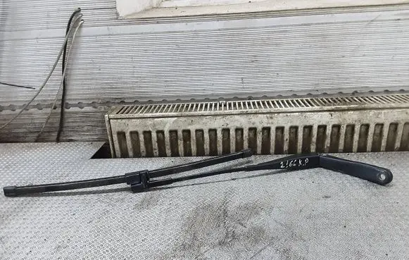 Windshield/front glass wiper blade