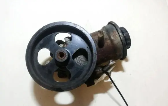 Toyota Avensis T250 Power steering pump