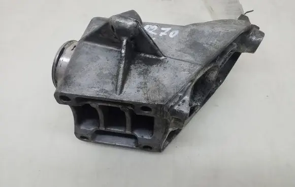 Mercedes-Benz Vito Viano W639 Engine mounting bracket A6462230004