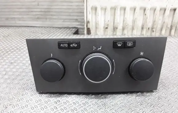 Opel Zafira B Climate control unit 13168100