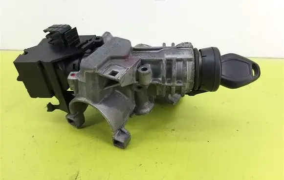 BMW 5 E39 Ignition lock LU1095808