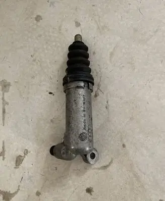 Audi Cabriolet B3 8G Clutch slave cylinder 4A0721261
