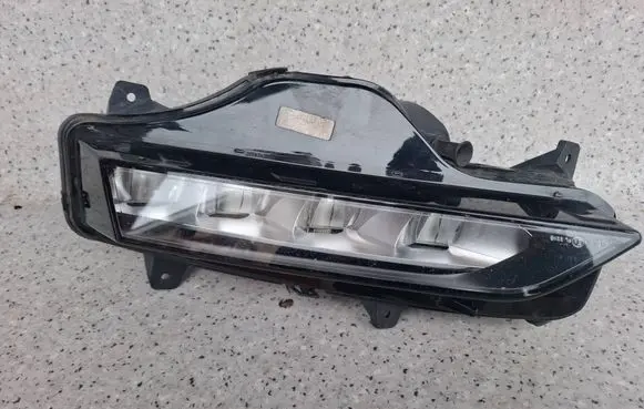 Skoda Octavia Mk4 Front fog light 5E3941699 0021289404