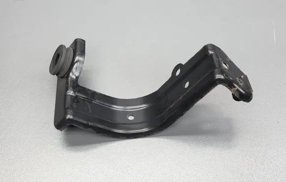 Honda CR-V Radiator mount bracket 