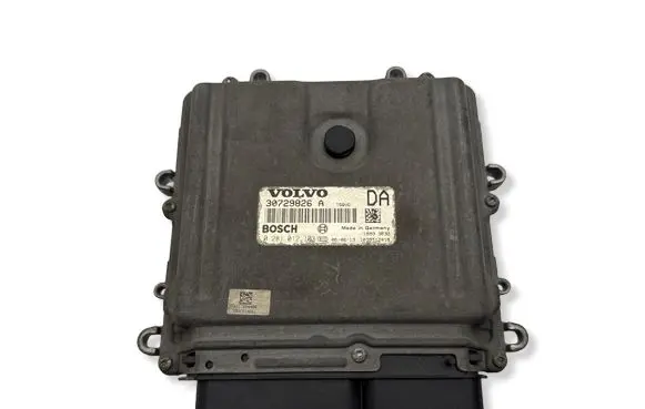 Volvo V70 Engine control unit/module 30729826A