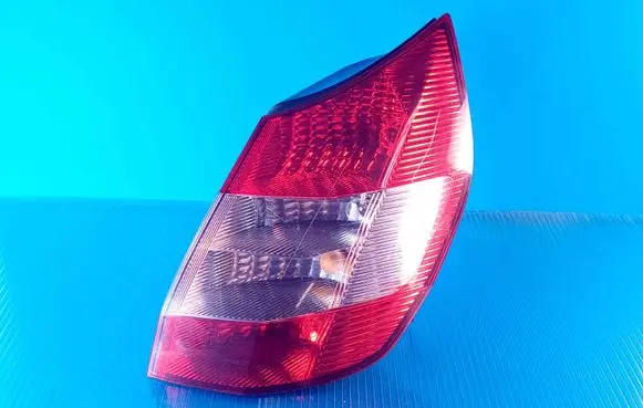 Renault Scenic II - Grand scenic II Rear/tail lights 15911600 8200127702E 2SK0086590281