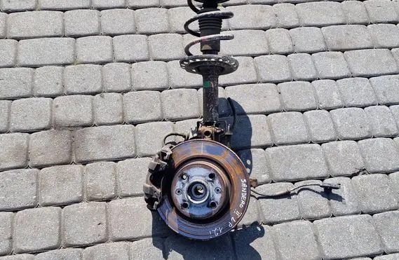 Dacia Sandero II Front wheel hub spindle knuckle 