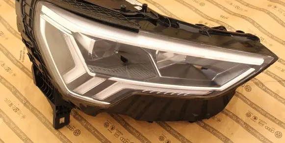 Audi Q3 F3 Headlight/headlamp 83A941774