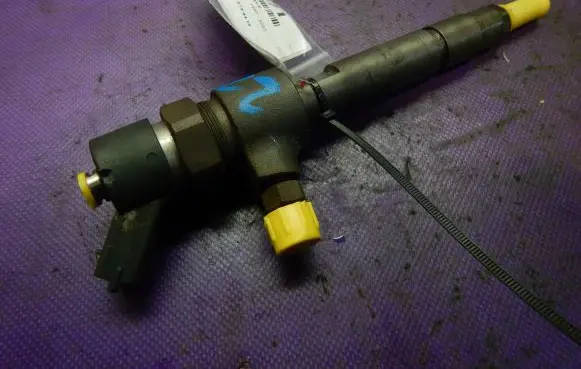 Alfa Romeo 156 Fuel injector 0445110002