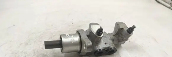 BMW 3 E46 Master brake cylinder