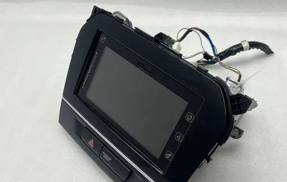 Suzuki Vitara (LY) Radio/CD/DVD/GPS head unit 3992054PJ4
