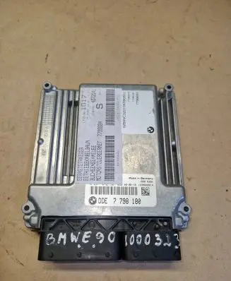 BMW 1 E81 E87 Engine control unit/module 7798180 18660356 1039S08914