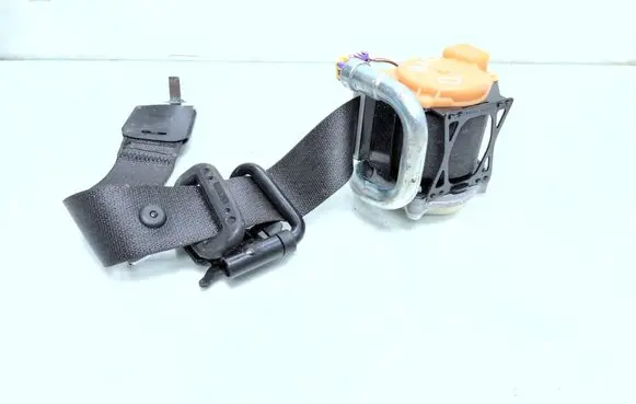 Opel Insignia B Rear seatbelt 39133022 1128415