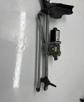Front wiper linkage and motor