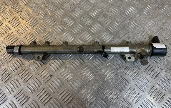 Mercedes-Benz E W211 Fuel main line pipe 9307Z512A