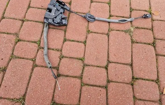 Renault Megane IV Rear door lock 825025173R