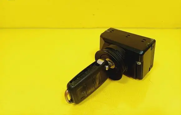 Audi A8 S8 D3 4E Ignition lock 3D0905865C