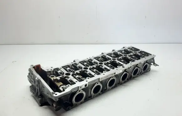 BMW 3 E90 E91 Engine head 7800003 N57D30A