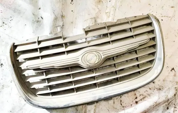 Chrysler 300M Front grill 04574824