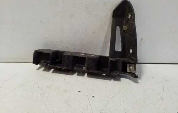 Audi TT TTS Mk2 Front bumper mounting bracket 8J0807184B