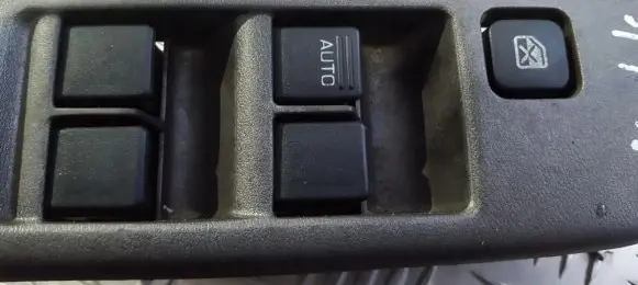 Nissan Primera Electric window control switch