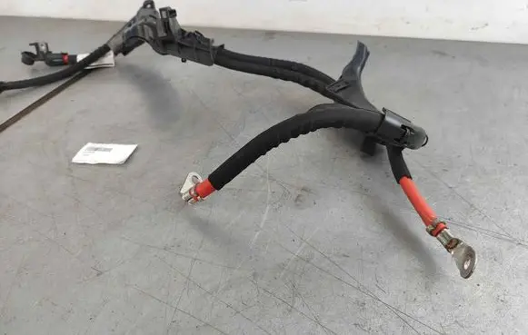 Positive cable (battery)