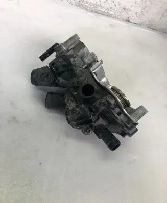 Volkswagen Touran III Water pump 04e121121k