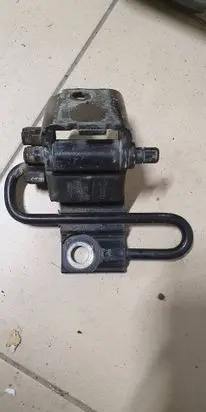 Audi Q7 4L Front door upper hinge 8E0831412E