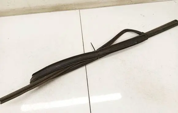 Toyota Yaris Rubber seal front coupe door 