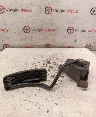 Renault Megane II Accelerator throttle pedal 8200159647 2458C 10601