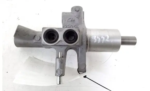 Mercedes-Benz GLK (X204) Master brake cylinder A2044300501